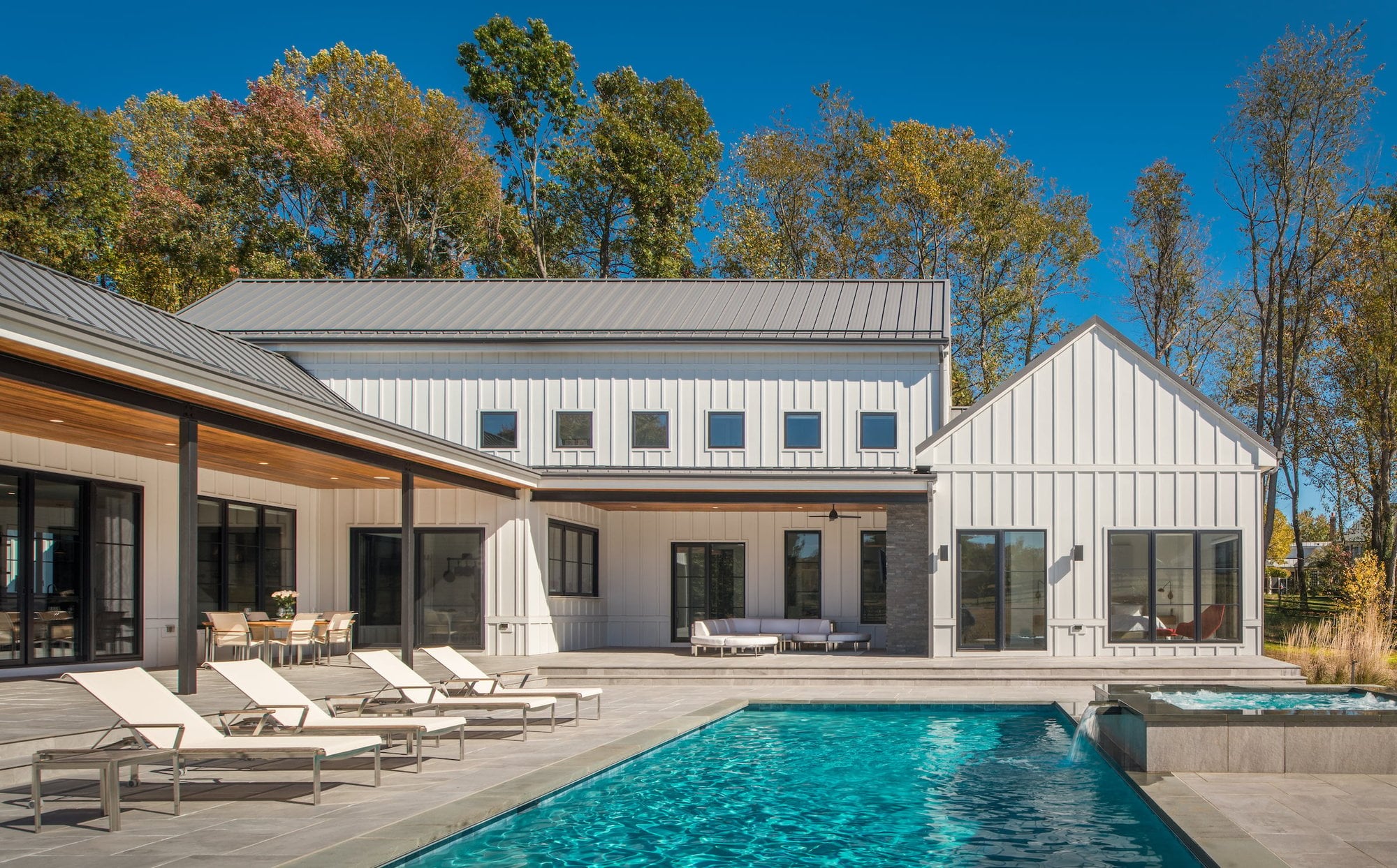 vista_house_pool_hero_ce13d417